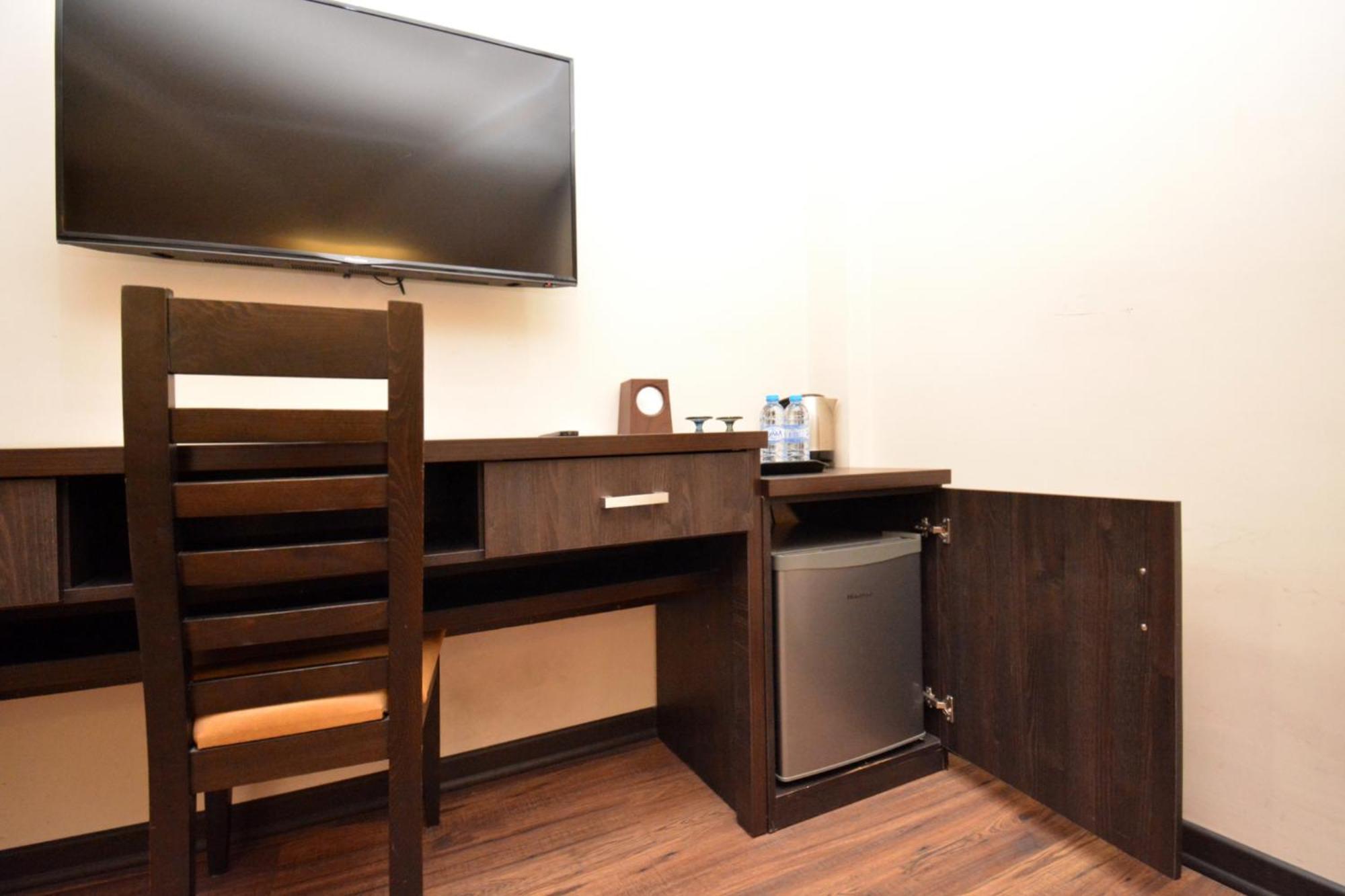 Partez Hotel Ереван Экстерьер фото